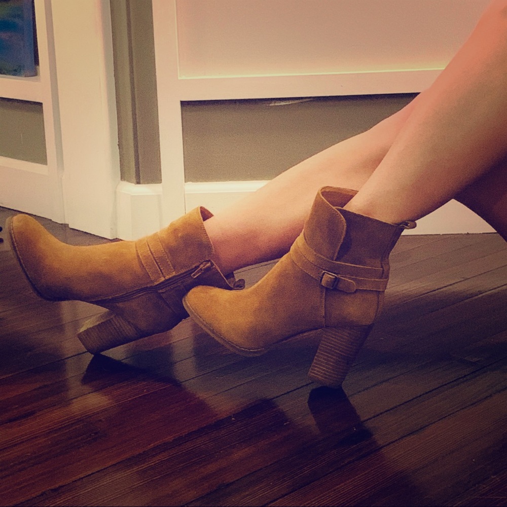 Lucky Latonya brown suede boots